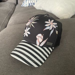 Roxy hat